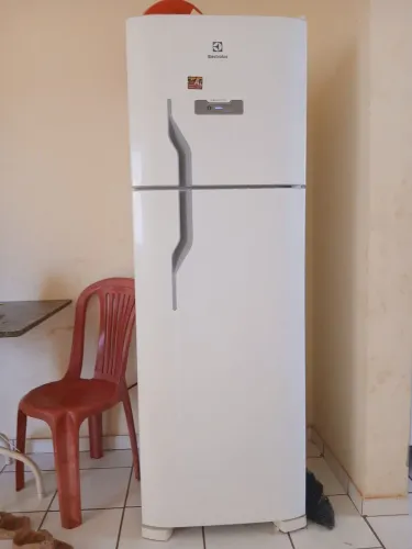 Geladeira semi nova