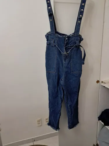 Jardineira jeans