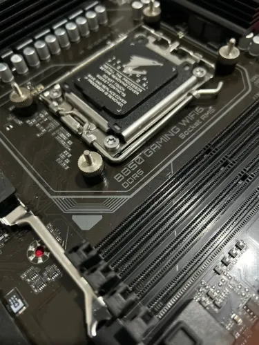 Placa Mãe Gigabyte B850 AM5 Gaming WIFI6 --> VENDO OU TROCO