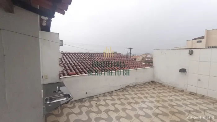 Excelente Casa Geminada - 3 Quartos - Suíte - Lavabo - Terraço - 2 Vagas - Bairro Santa Am