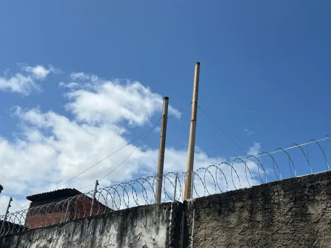 Câmeras , cerca elétrica, motor , interfone