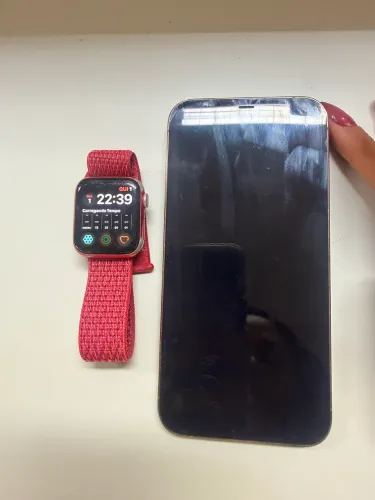 iPhone 12 Pro Max e Apple Watch série 3