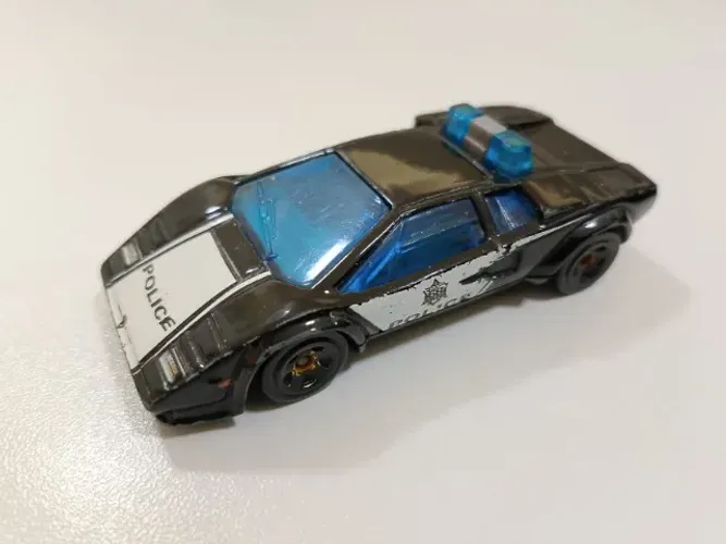 Lamborghini Countach - HotWheels (detalhes)