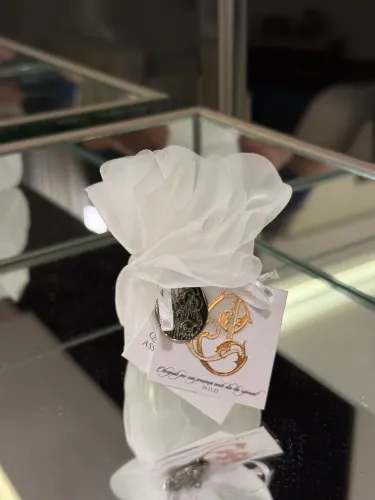 Lembrancinha de casamento Luxo - saquinho flor com medalha