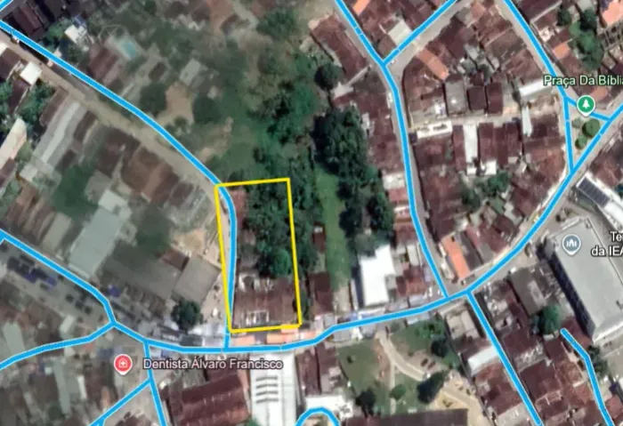 Terreno Enorme no Centro de Gameleira 17m x 68m