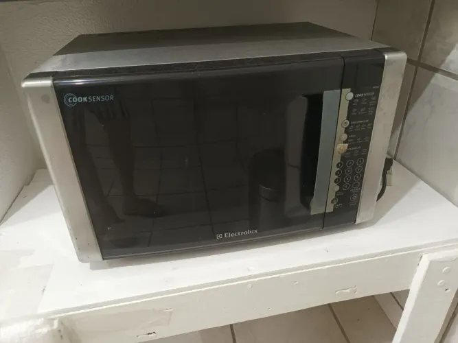 Microondas 28l Eletrolux Cooksensor.