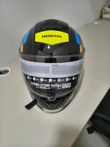 Capacete novo.