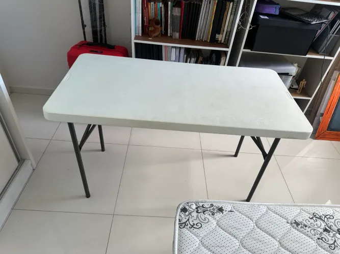 Mesa Dobrável Lifetime 1,80m - Estrutura Metálica - R$ 180