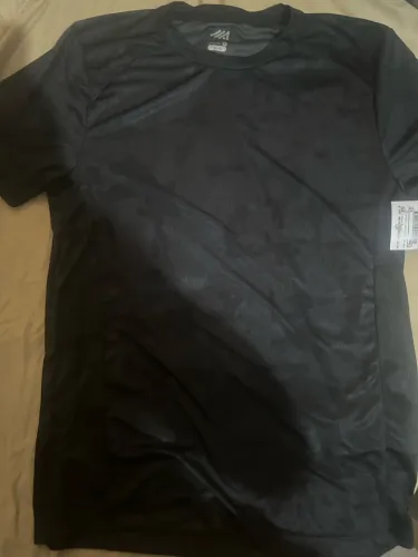 camiseta preta camuflada, Nova. Nunca usada.