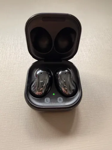 Samsung buds live
