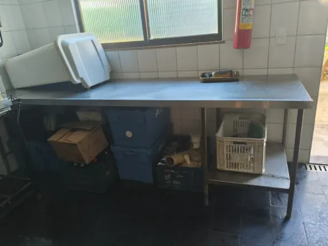 Mesa Bancada Em Aço Inox comprimento 2.95m largura 75cm