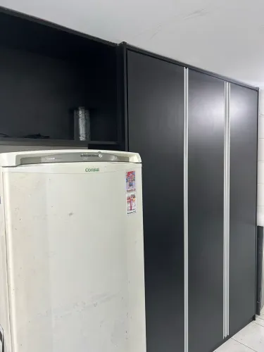 Armário planejado preto