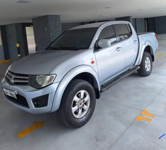 Mitsubishi L200 Triton HLS 2.4 Flex 16V CD Mec. 2015