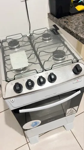 Vendo fogão 4 bocas funcionando todo perfeitamente 