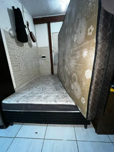 Cama casal com colchão extra