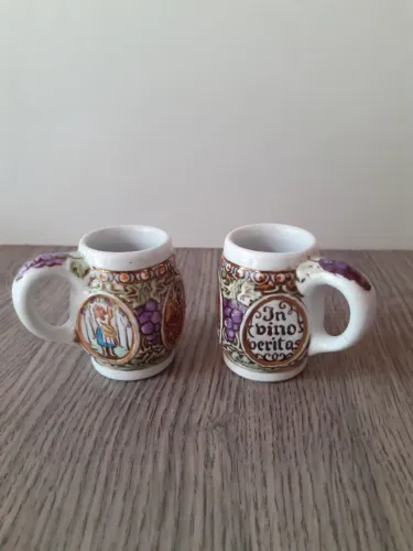 2 Antiga miniatura de caneco de vinho da marca Ceramarte