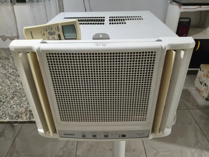 AR condicionado Consul 7.500 Btus, gelando bem