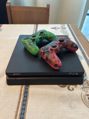 PS4 SLIM Carbon 500gb *Nunca aberto para manutenções*