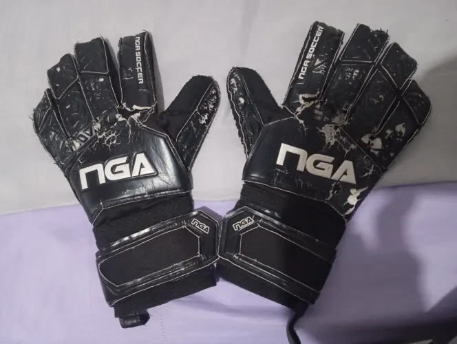 LUVA DE GOLEIRO/ FUTEBOL/CAMPO
