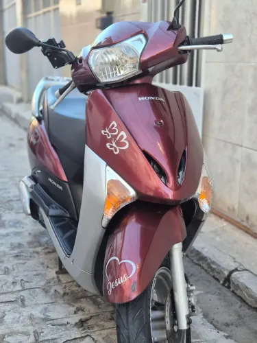 Vendo honda lead revisada 