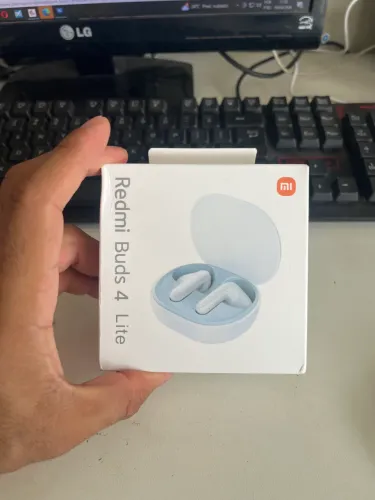 Fone de ouvido Buds 4 lite