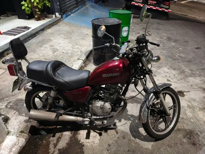 Suzuki Intruder 125 (Upgrade 150cc) + Banco Comfort - Revisada