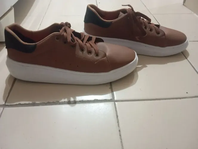 Vendo sapato e tênis super novo