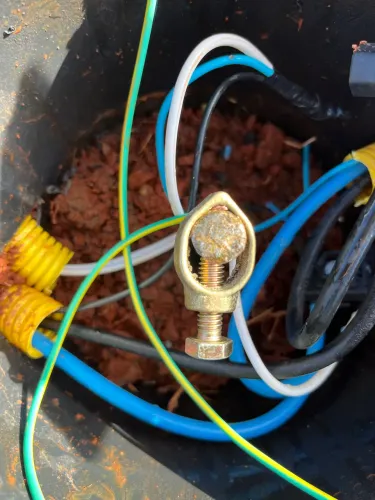 Eletricista; predial, industrial, Residencial,instalação de carregador de carro elétrico