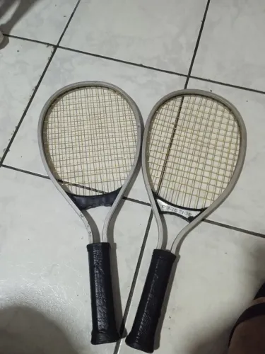 Raquete de tênis prestigie em bom estado