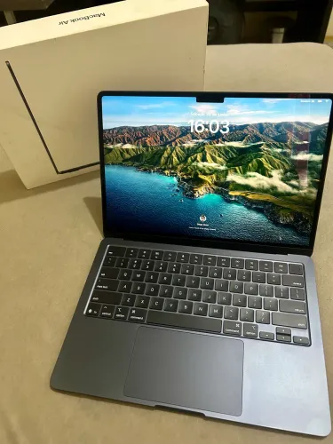 Macbook air M4 16/256 Midnight 