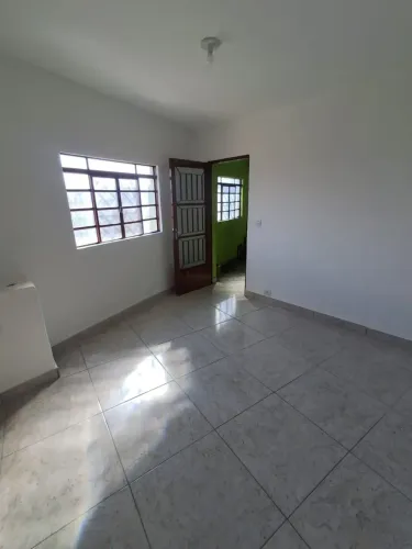 Casa de 02 Dormitórios, Sala, Cozinha, Banheiro, Área de Serviço e Vaga Coberta para 01 Ca