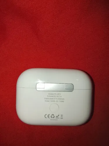 Vendo fone de ouvido semi-novo com ótima qualidade de som