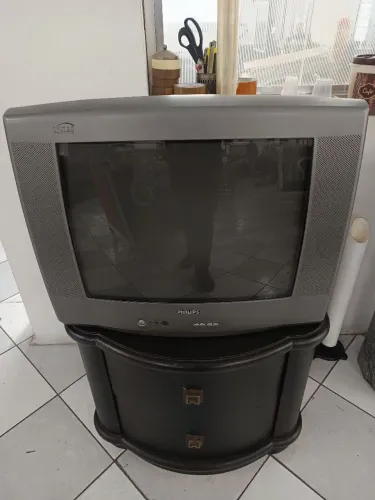 Televisão antiga de Tubo Philips Funcionando 