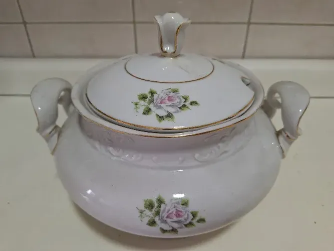 Sopeira em Porcelana Mauá