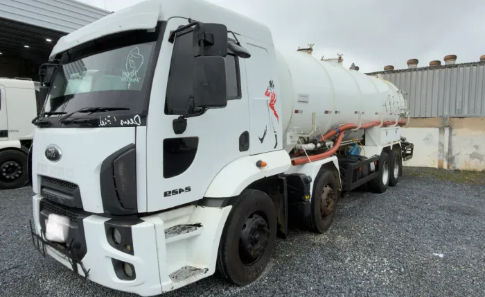 Caminhão Ford 2429 Bitruck ano 2015 Hidrojato vácuo