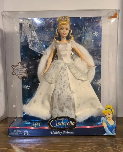 BOMECA BARBIE CINDERELA HOLIDAY  PRINCESA DISNEY MATTEL  NOVA LACRADA