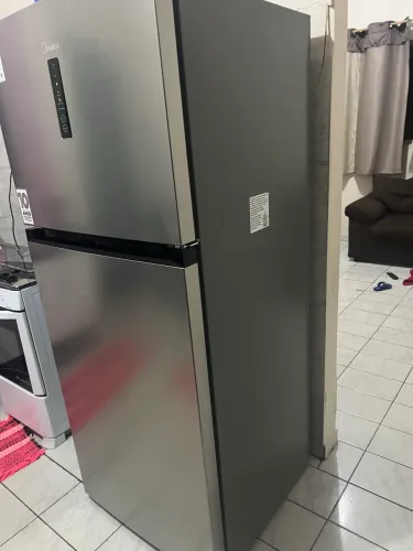Vendo geladeira abaixo do preço 2.000 está novo e com garantia