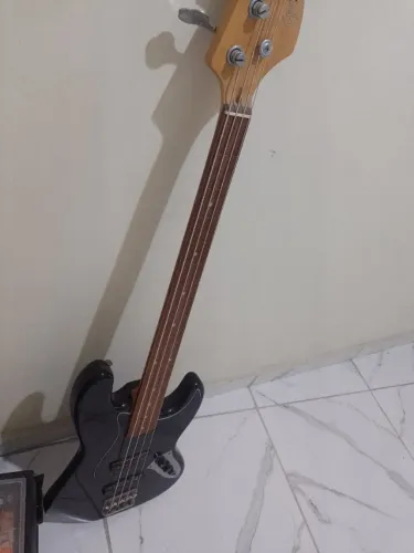 Baixo Semi Novo