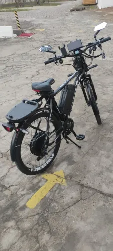 Vendo bicicleta Elétrica 1500w faz 45 km / Velocidade até 60 / Vai com o baú grátis