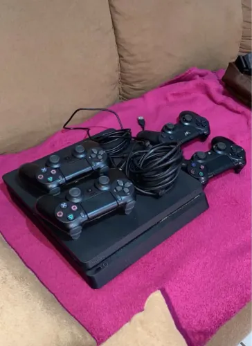 Playstation 4 (PS4) Slim 1 TERA- Excelente Estado!