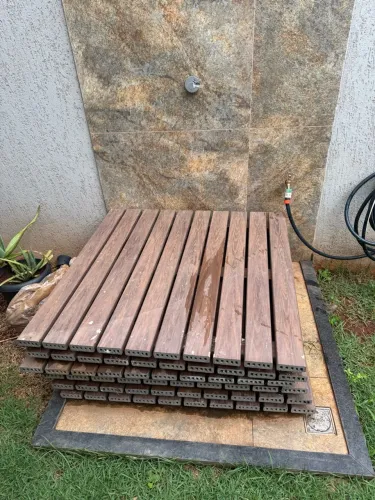 Deck modular 1x1m plástico imita madeira