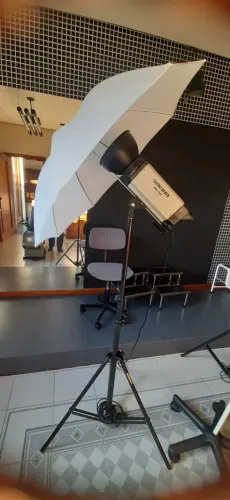 Kit iluminação para fotos 02 unidades - Flash para Estúdio Fotográfico Greika ProF300