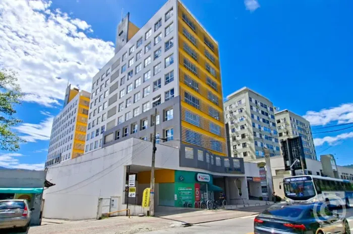 Sala comercial com vaga de garagem no bairro Trindade, em Florianópolis
