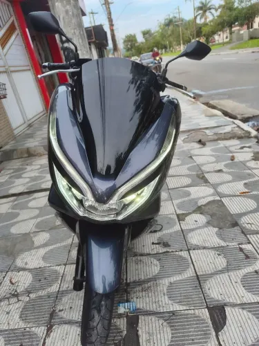 Pcx com estética excelente