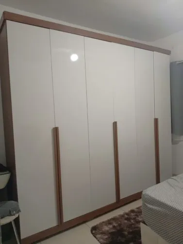 Guarda roupa e máquina de lavar para sair rapido