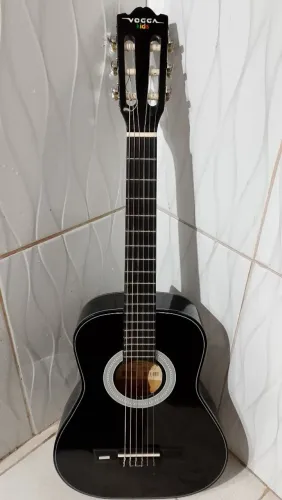 Vende-se violão em perfeito estado.