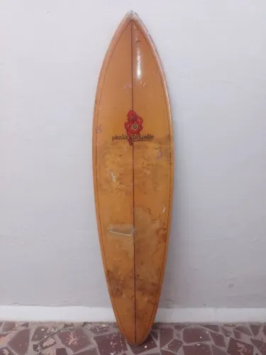 Prancha de Surf retro dos anos 70 marca Plastic Fantástic relíquia