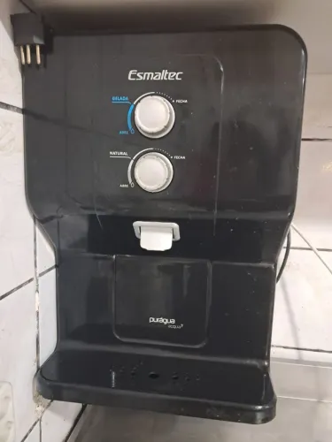 Bebedouro Esmaltec com defeito 