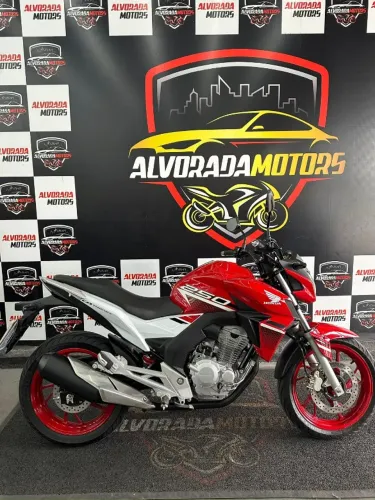 cb 250 twister abs 2022 19.700 km. Emplacada e à pronta entrega