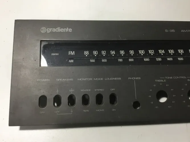 Gradiente S95 -frente